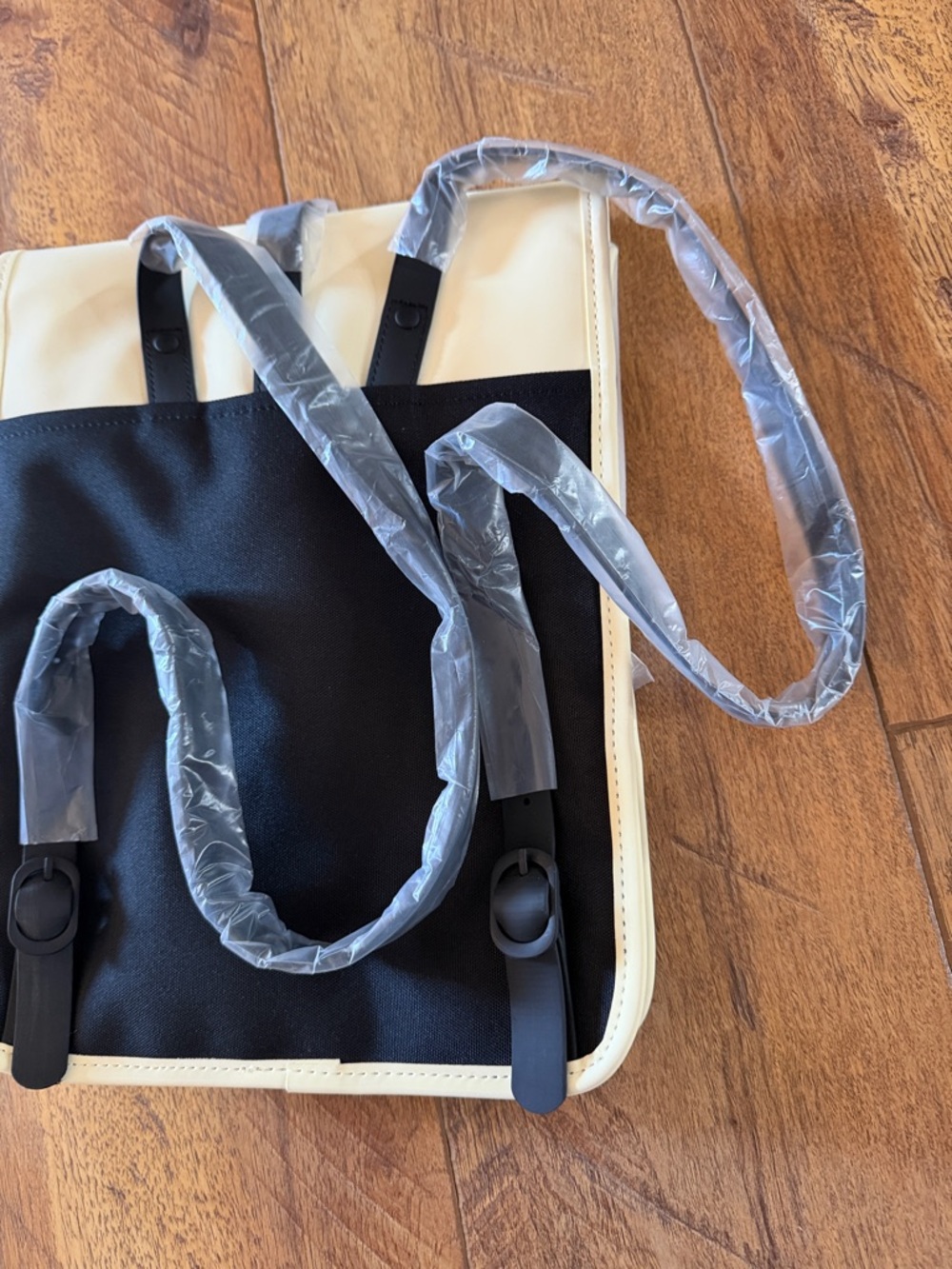 NWT Rains Micro Backpack Pearl - Picture 5 of 11